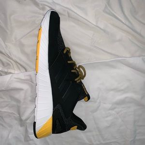 Men’s Adidas Questarstrike Shoes.